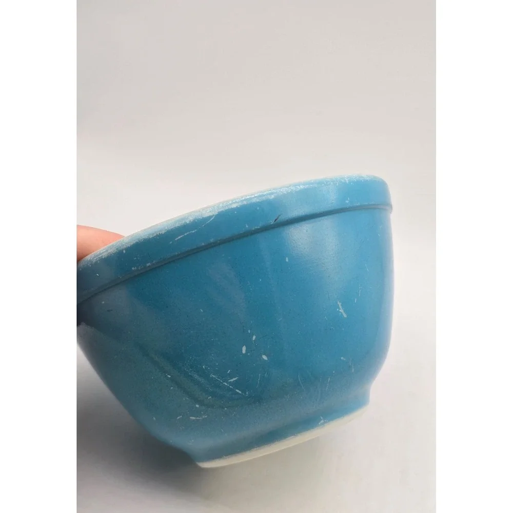 Vintage Pyrex Turquoise Blue 401 Mixing Bowl 1.5 Pint Small Milk Glass 5.75